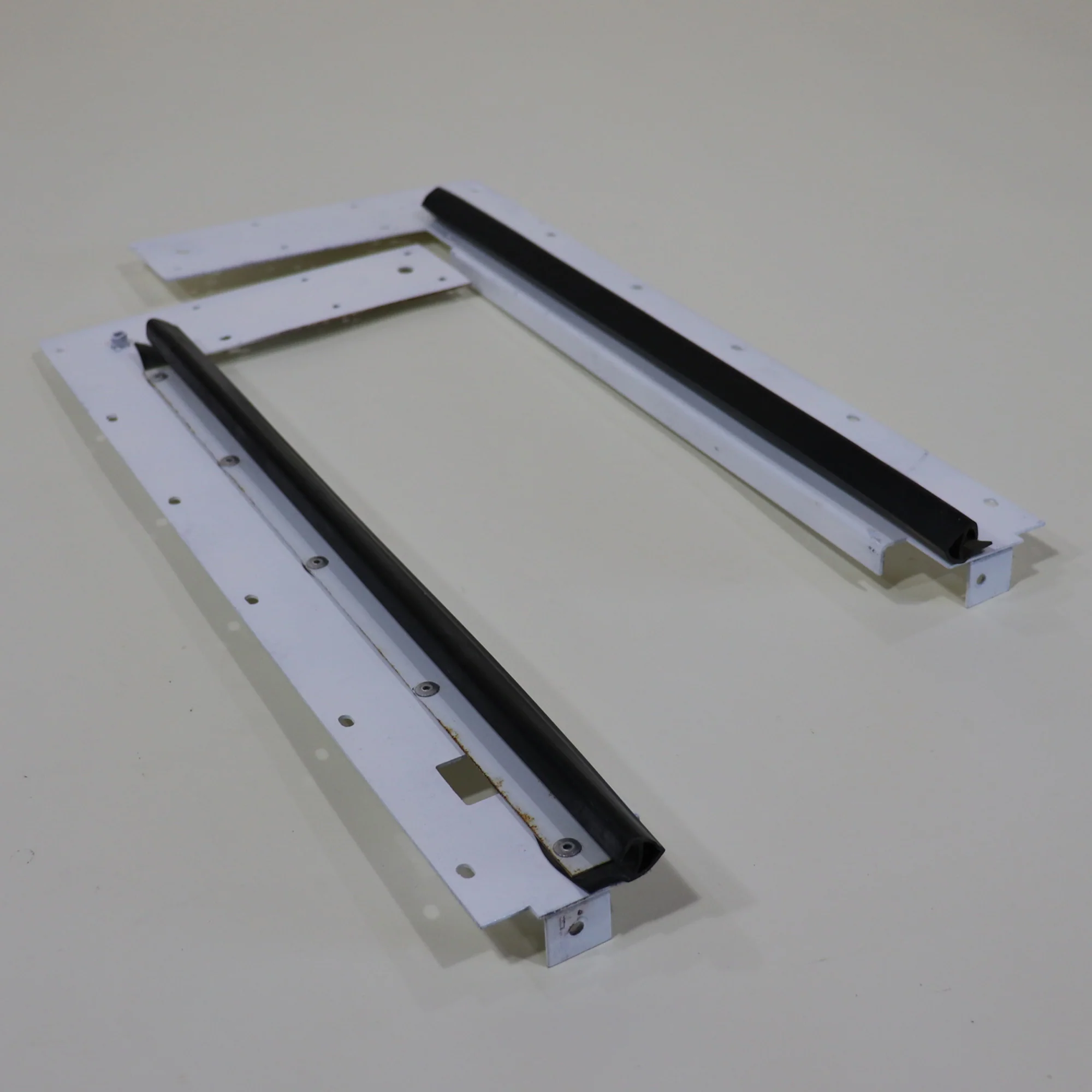 White Stepper Door Bulkheads Used - Image 4
